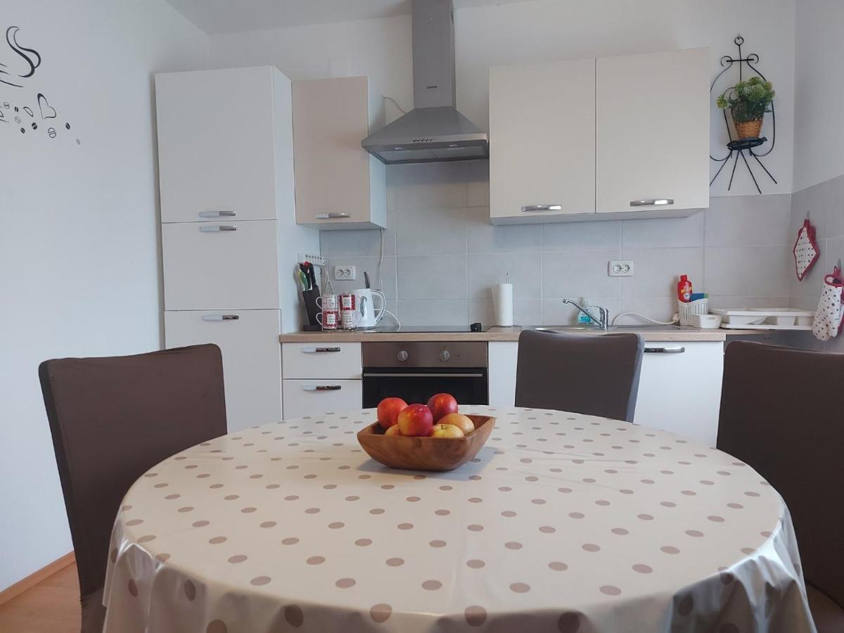 شقة Apartman Skender 3* رافنا غورا المظهر الخارجي الصورة